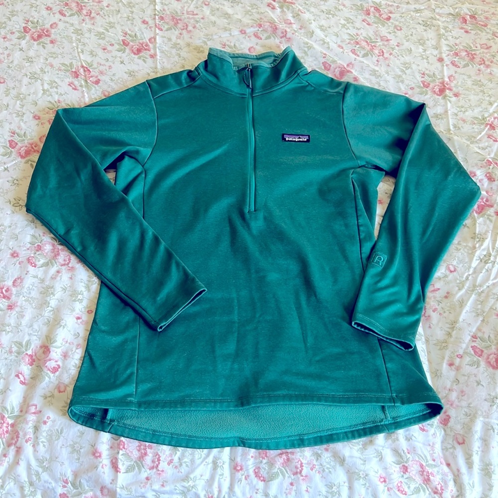 Patagonia large green quarter zip base layer
